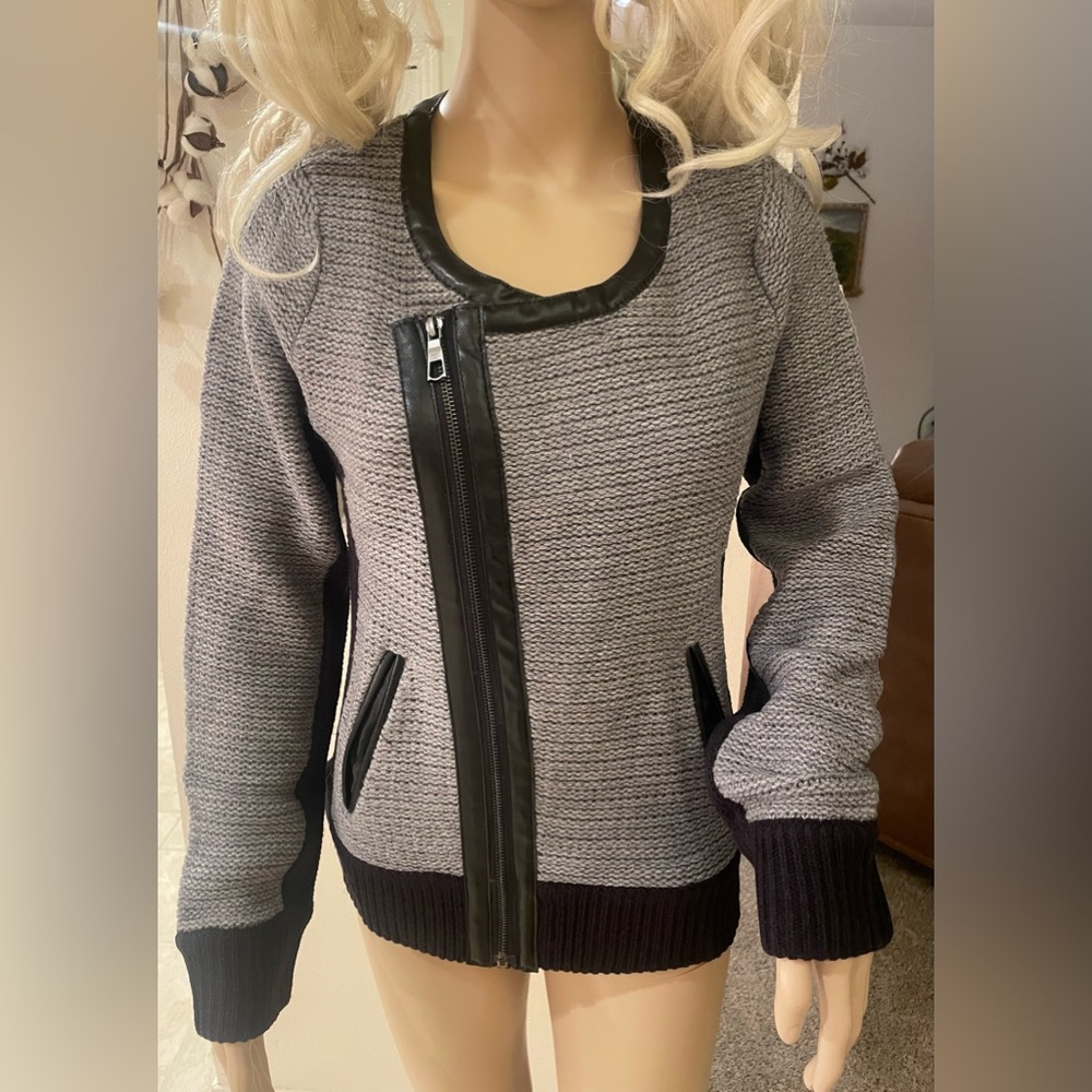 NWT VENUS BLACK VEGAN LEATHER TRIMMED CHARCOAL COLORED ZIP UP SWEATER